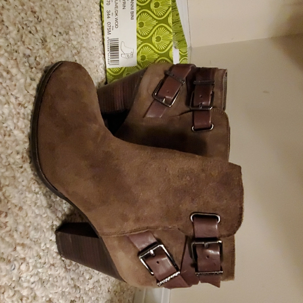 Gianni Bini booties